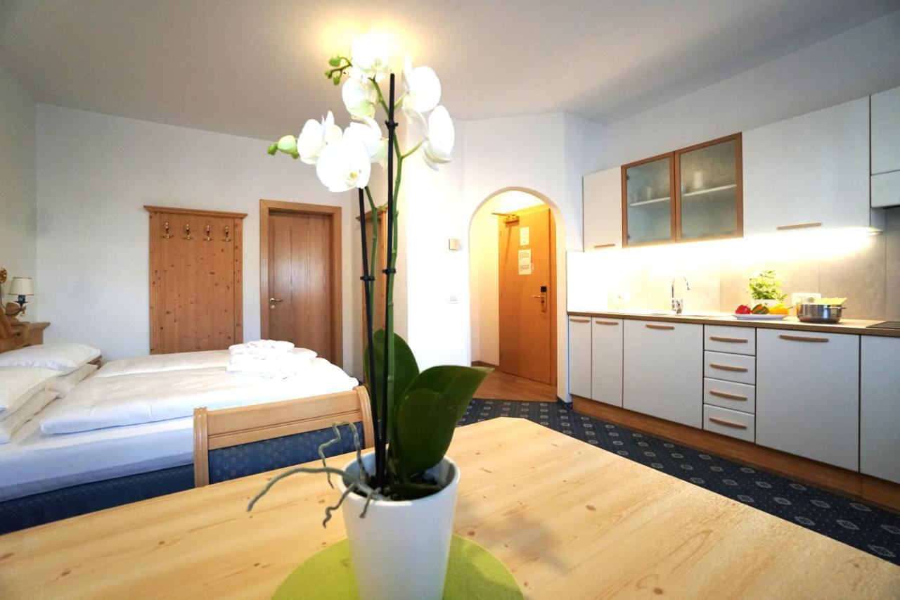Garni La Dorada Lejlighedshotel Colfosco Eksteriør billede