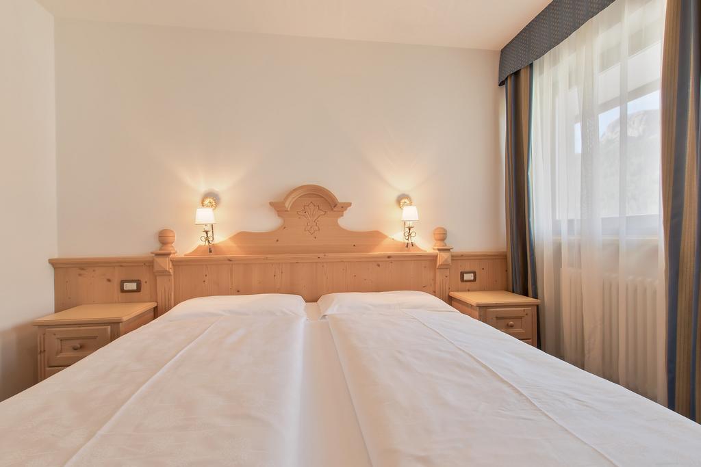 Garni La Dorada Lejlighedshotel Colfosco Eksteriør billede