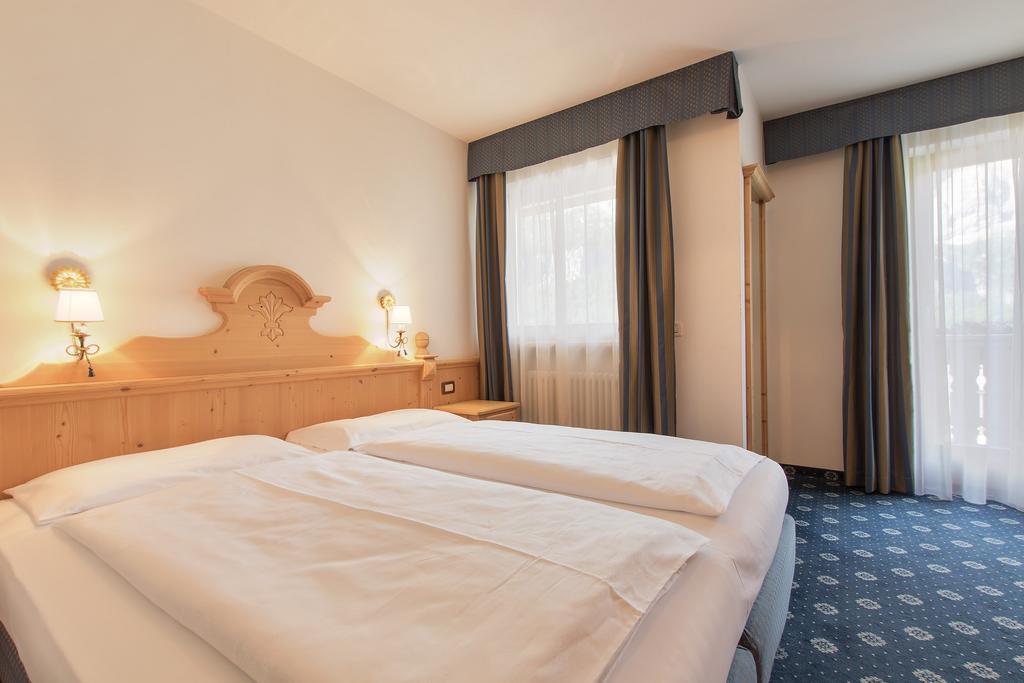 Garni La Dorada Lejlighedshotel Colfosco Eksteriør billede