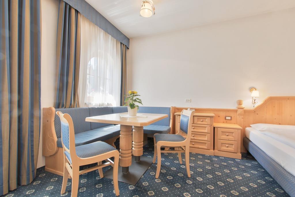 Garni La Dorada Lejlighedshotel Colfosco Eksteriør billede