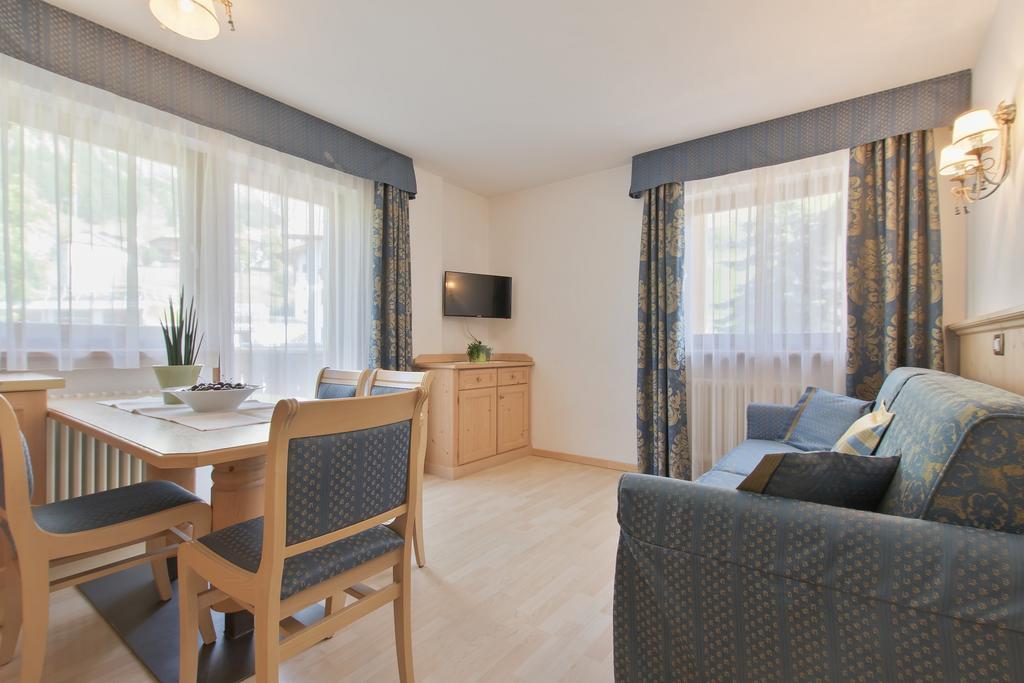 Garni La Dorada Lejlighedshotel Colfosco Eksteriør billede