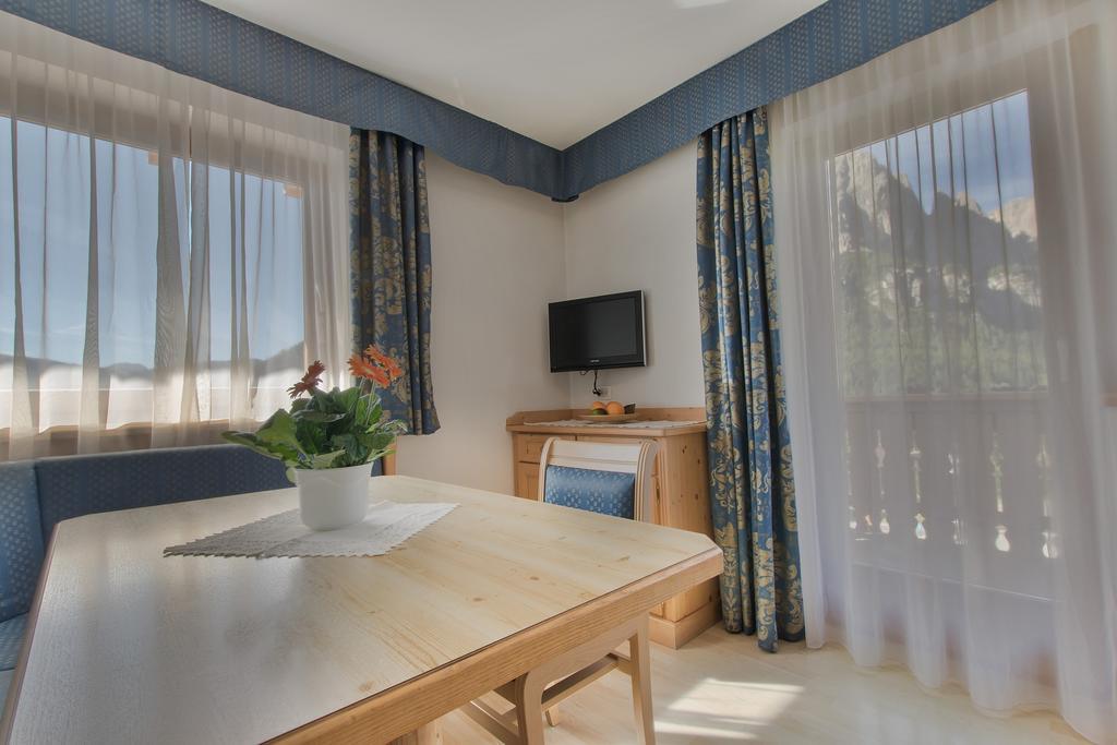 Garni La Dorada Lejlighedshotel Colfosco Eksteriør billede